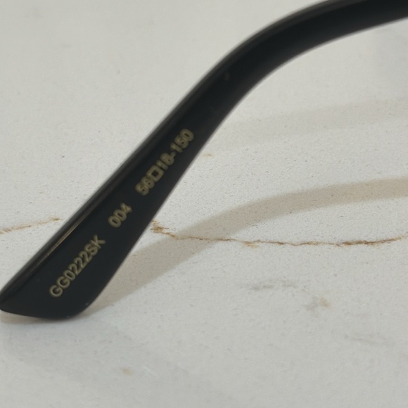 Gucci Animalier Sunglasses and case - Picture 3 of 6